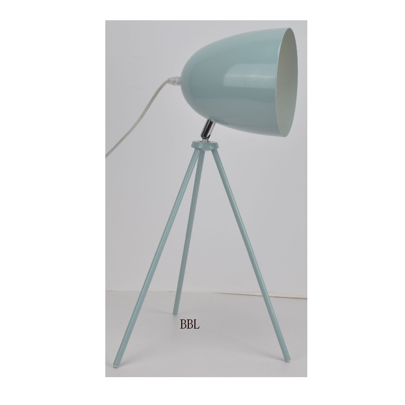 Настольная лампа-штатив с металлическим абажуром и функцией регулировки